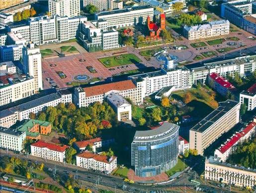 Minsk şehir merkezi ve üniversite yurtları